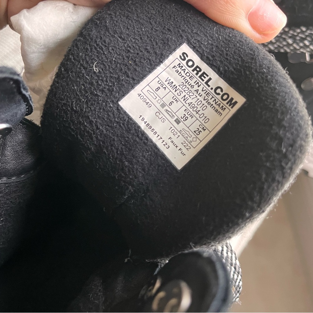 Sorel Black and White Winter Boots - Picture 5 of 7